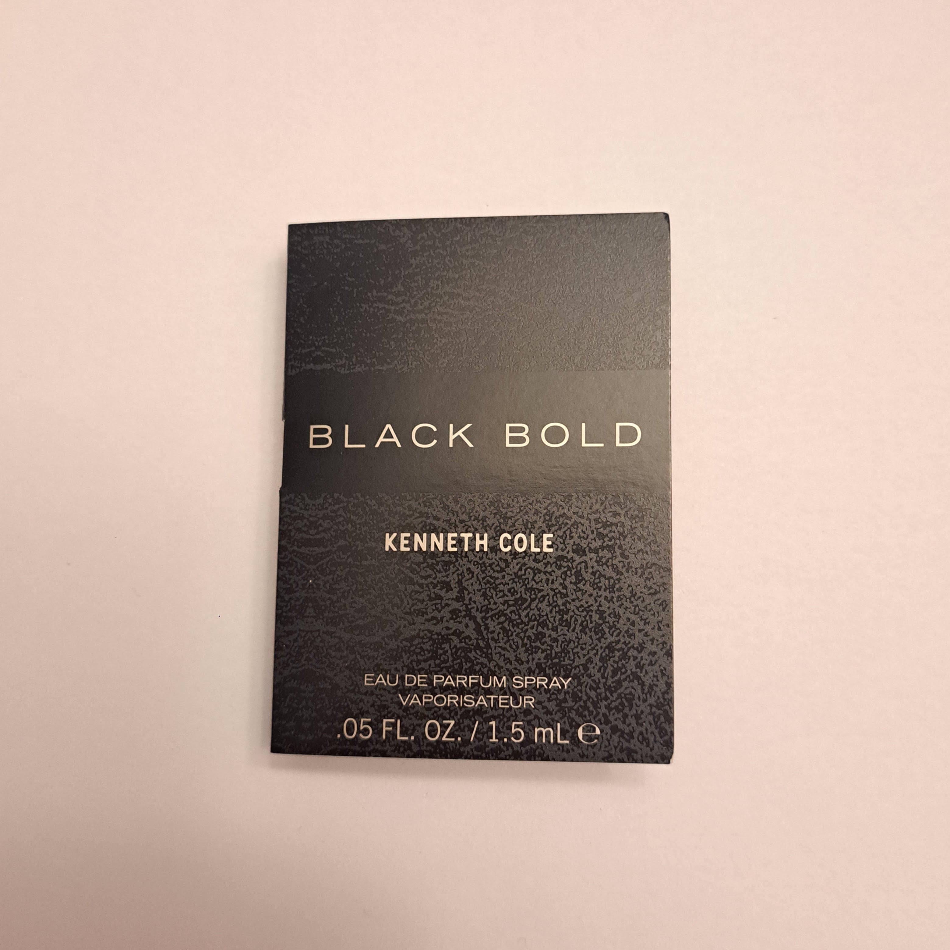 Kenneth Cole Black Bold Eau de Parfum Spray Vaporisateur, 1.5 ml
